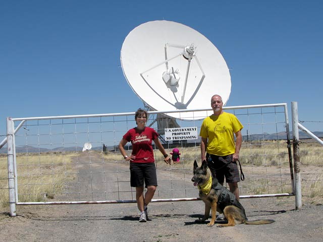 Tripawds community founders Rene and Jim with Wyatt